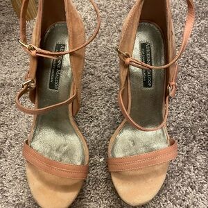 Pale pink suede shoes platform heels 👠